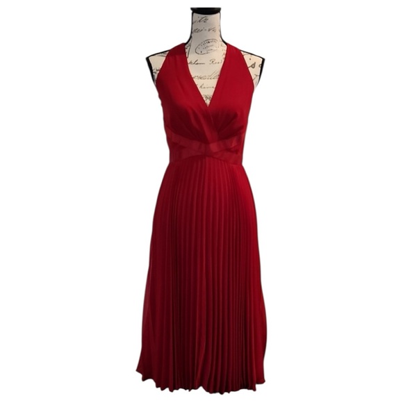 NWT White House Black Market RED PLEATED SLEEVELESS DRESS Cocktail Wedding 8 - Picture 2 of 10